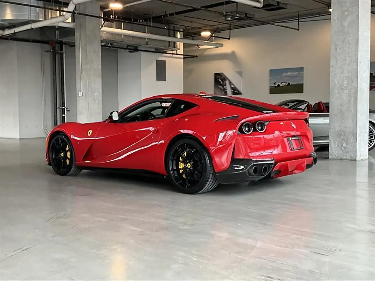Ferrari 812 снимка Ferrari 812