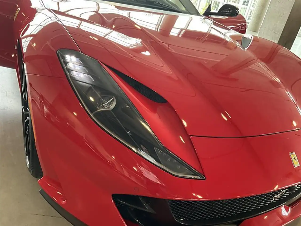 Ferrari 812 снимка Ferrari 812