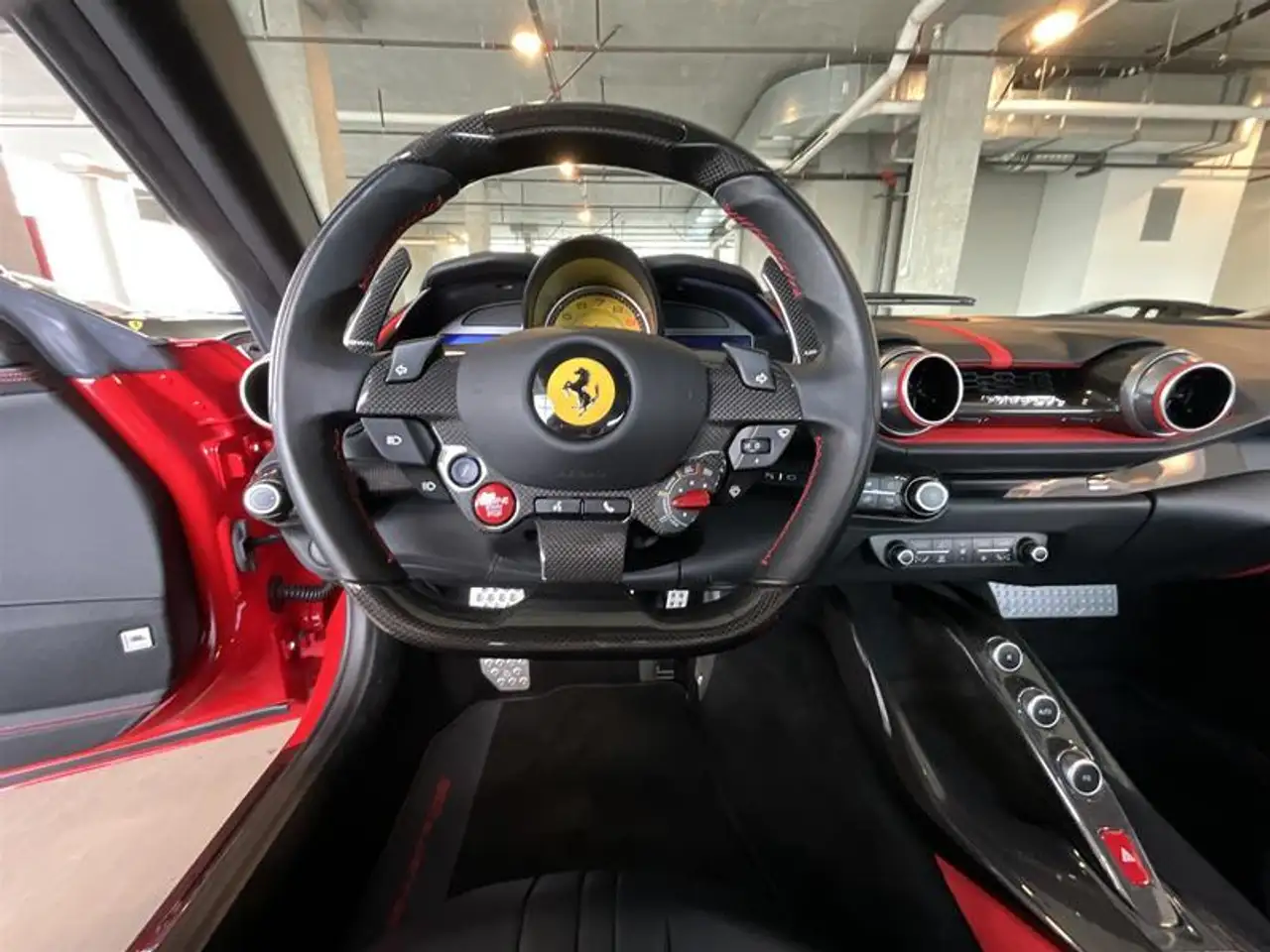 Ferrari 812 снимка Ferrari 812