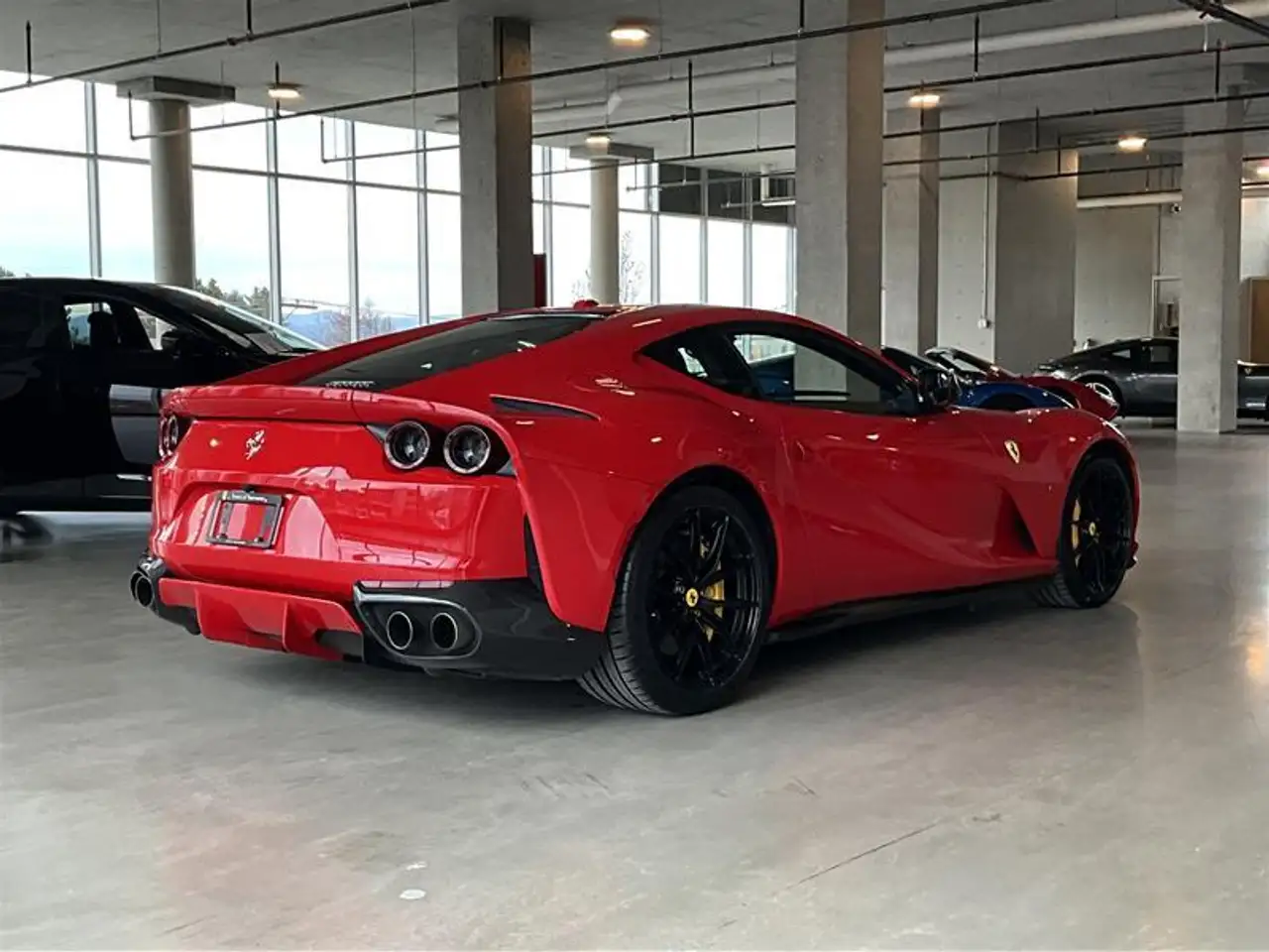 Ferrari 812 снимка Ferrari 812