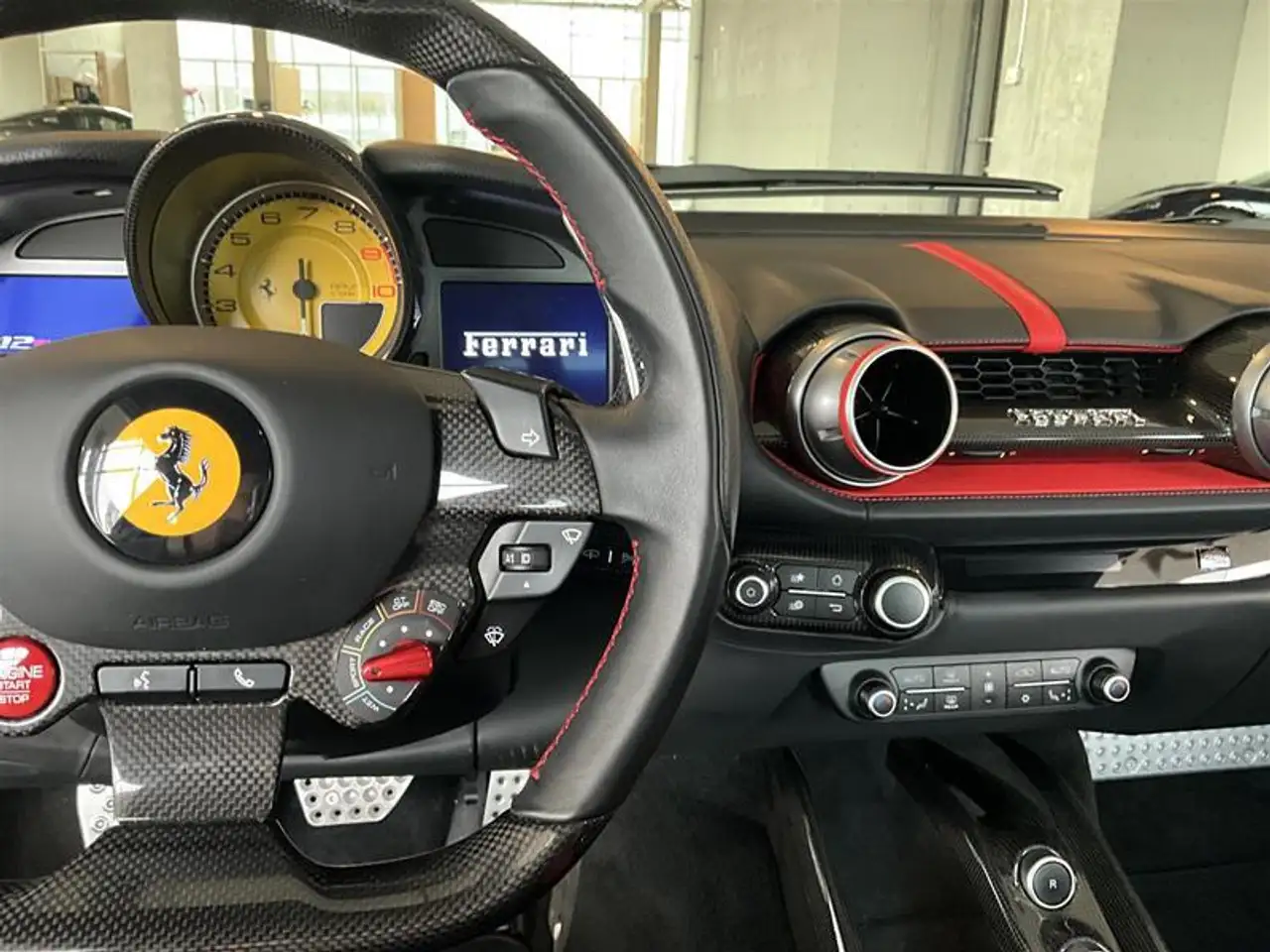 Ferrari 812 снимка Ferrari 812