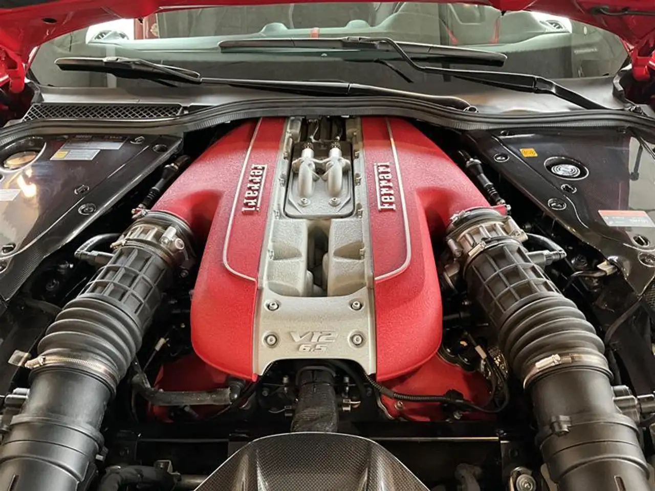 Ferrari 812 снимка Ferrari 812