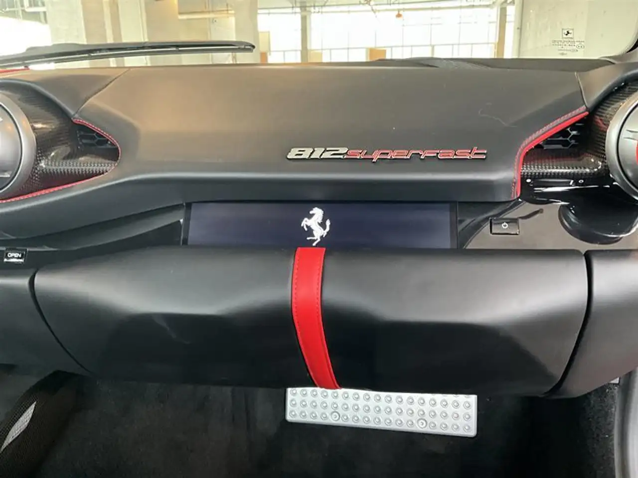 Ferrari 812 снимка Ferrari 812