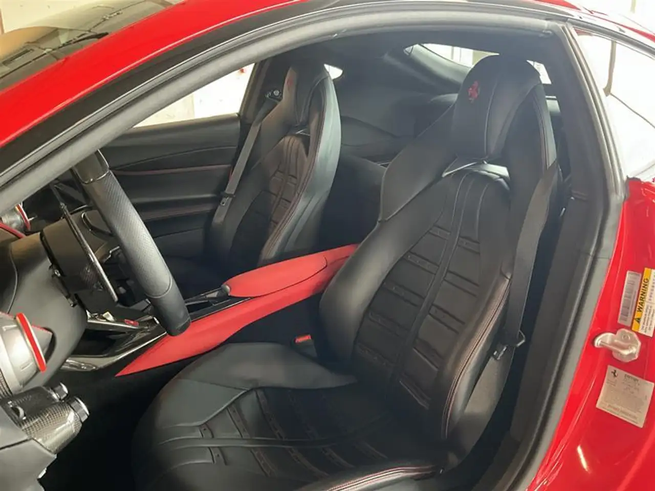 Ferrari 812 снимка Ferrari 812