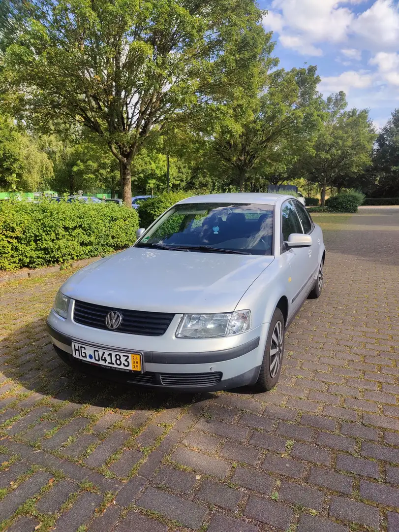 Volkswagen Passat 1.6 Comfortline mit Prins LPG Autogas TÜV NEU - 1