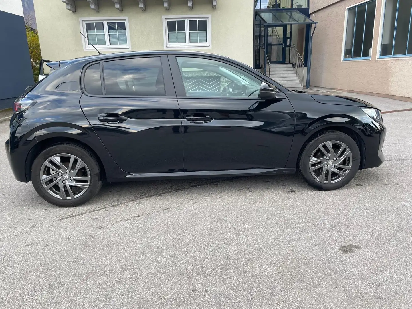 Peugeot 208 208 Active Pack PureTech 75 S Schwarz - 2