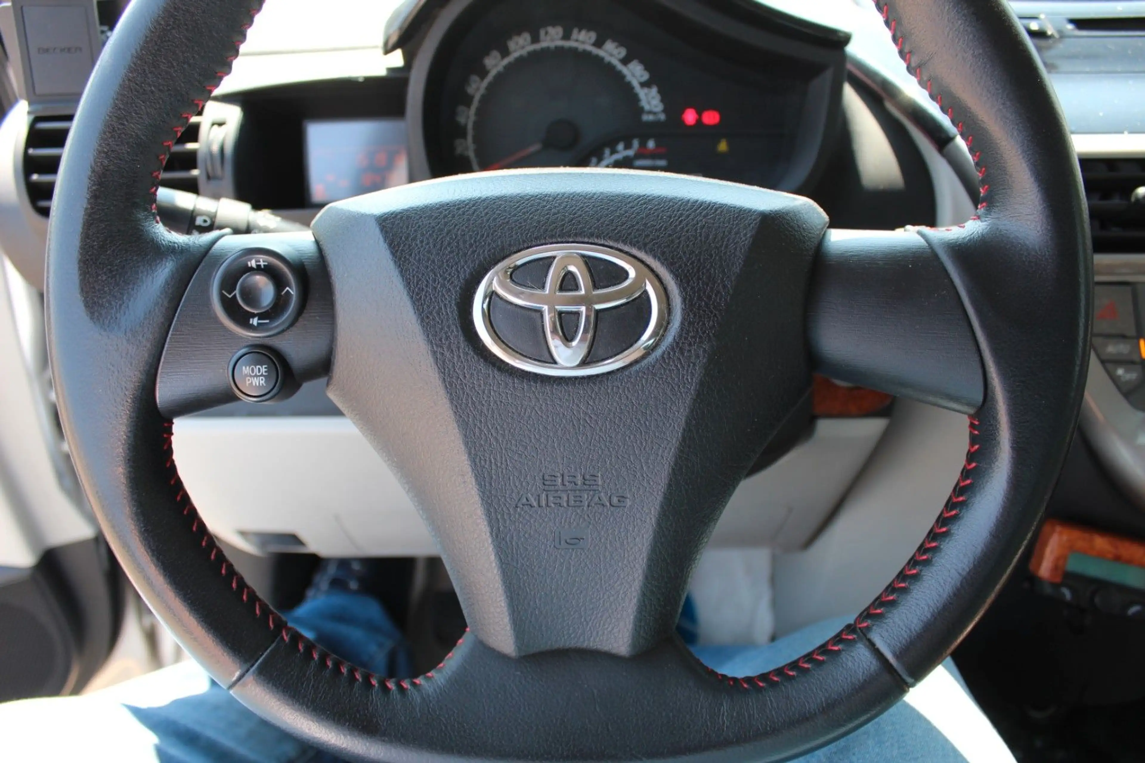 Toyota iQ iQ + 1.4*2. Hand*Einparkhilfe*Klimaautomatik* — photo 15