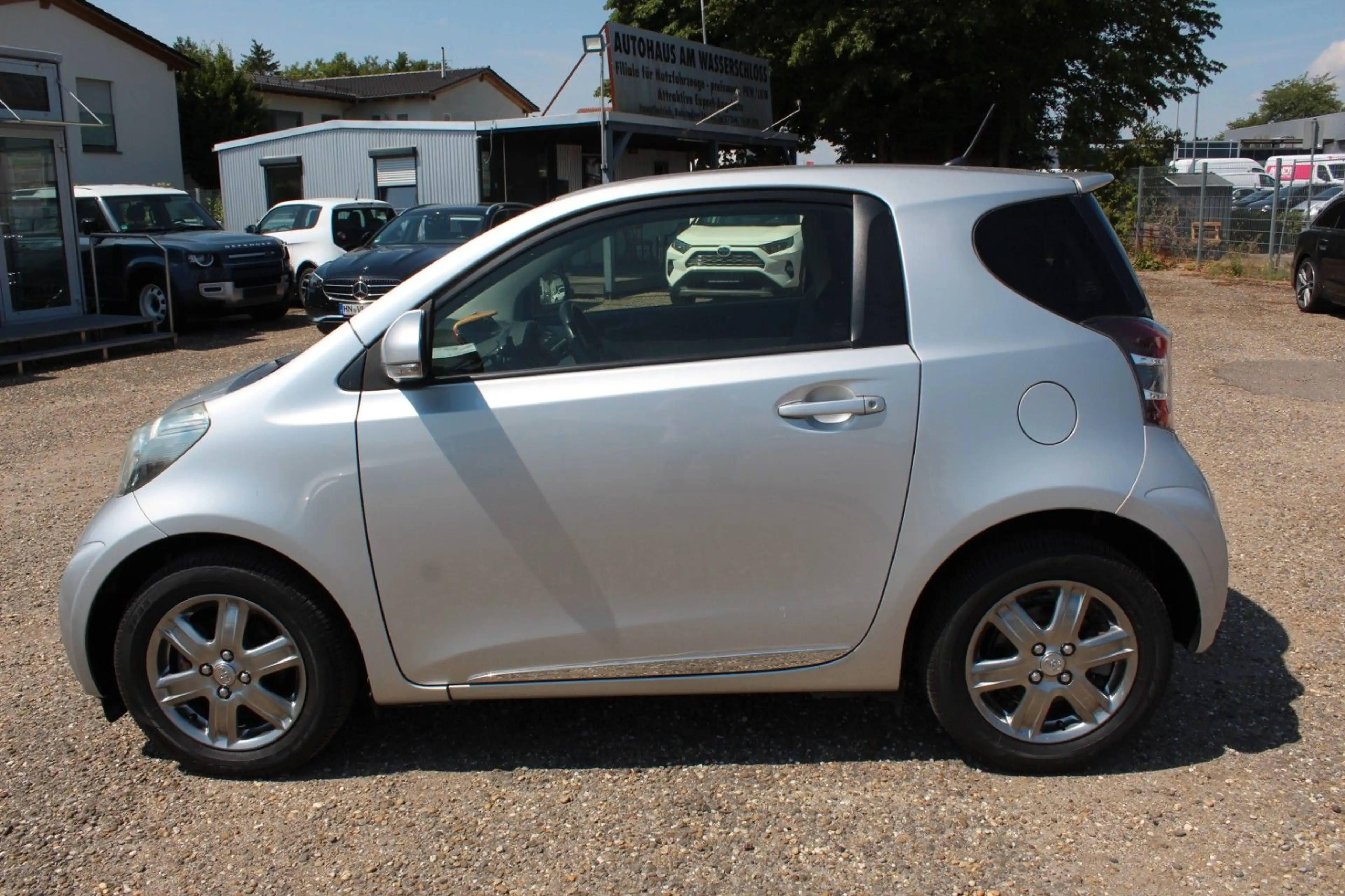Toyota iQ iQ + 1.4*2. Hand*Einparkhilfe*Klimaautomatik* — photo 13
