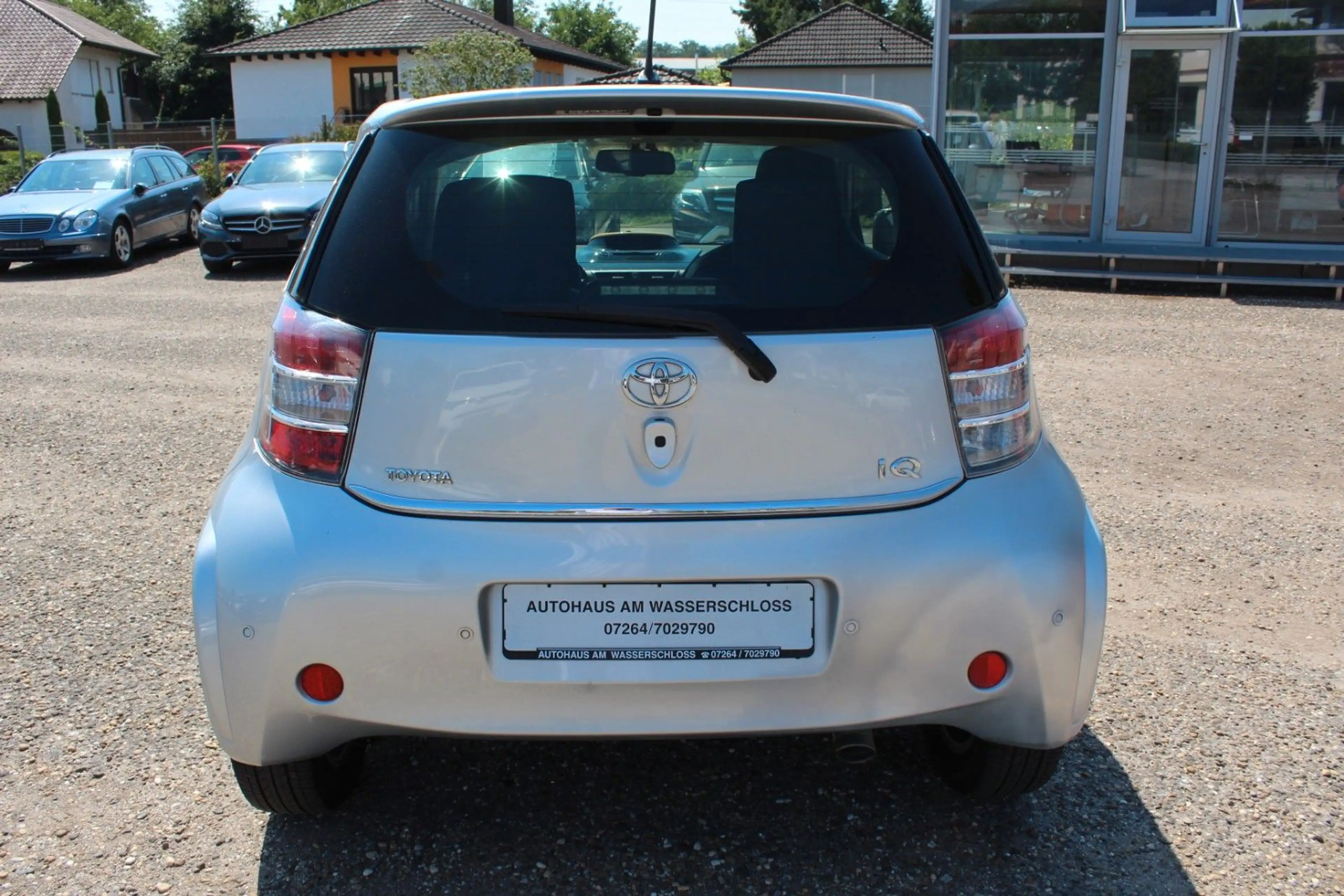 Toyota iQ iQ + 1.4*2. Hand*Einparkhilfe*Klimaautomatik* — photo 9