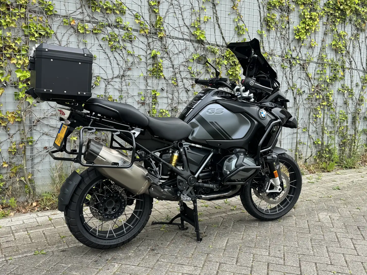 BMW R 1250 GS Adventure Triple black Akrapovic Zwart - 2