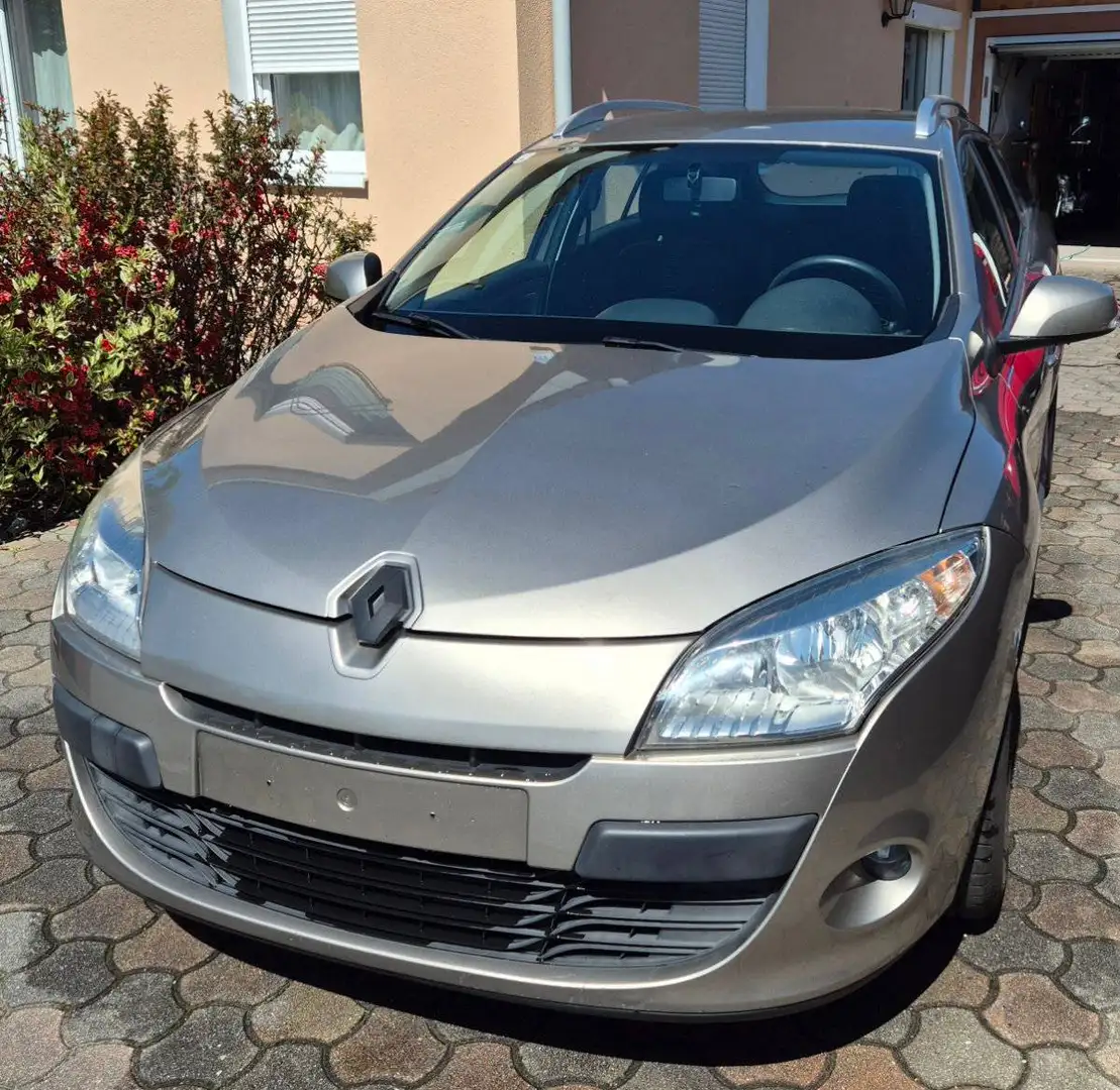 Renault Megane Mégane Grandtour Authentique 1,6 16V Authentique Braun - 1