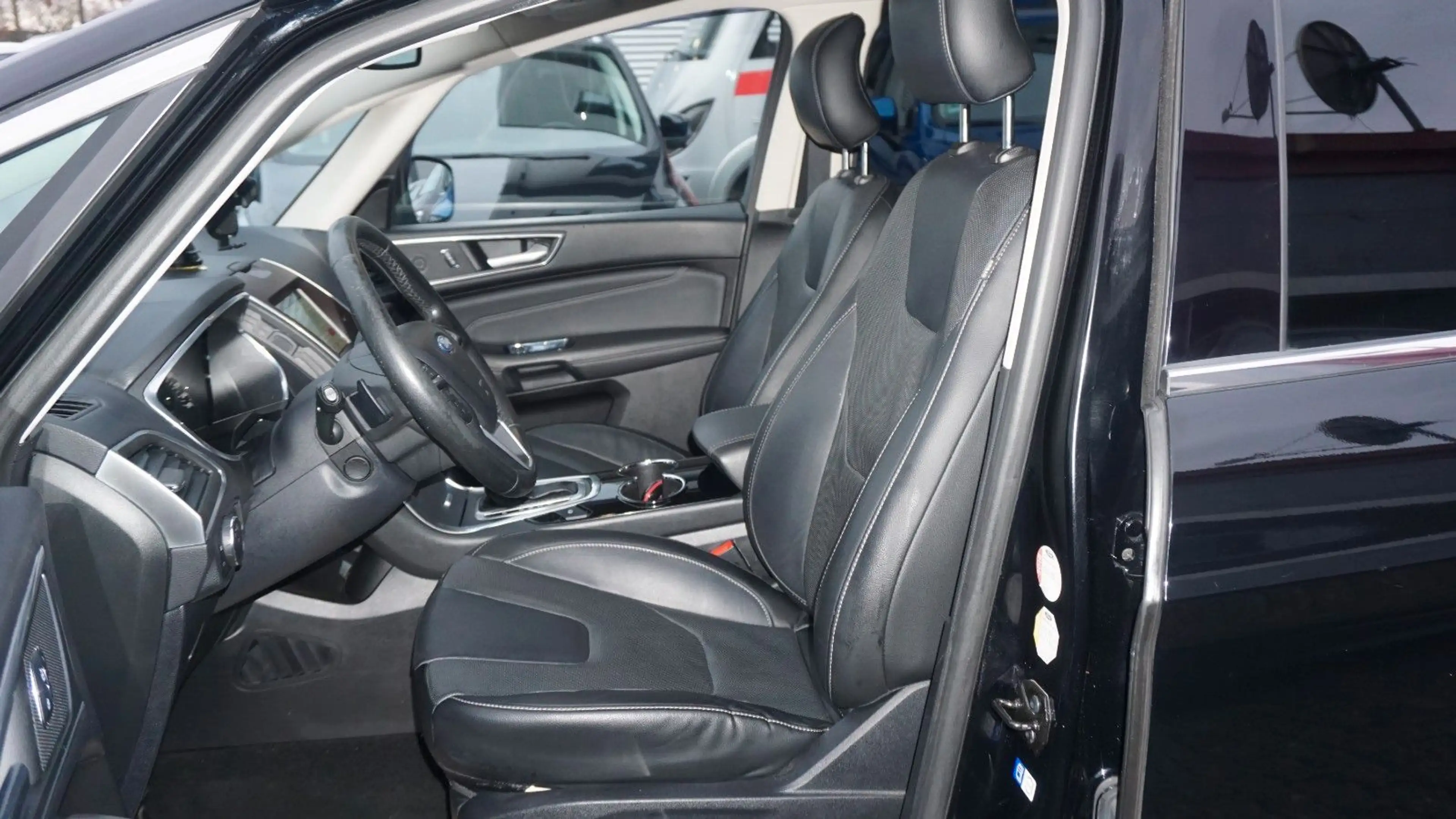 Ford S-Max Titanium 360°*NAVI*SBL*LED*LEDER*KEYLESS!! — photo 8