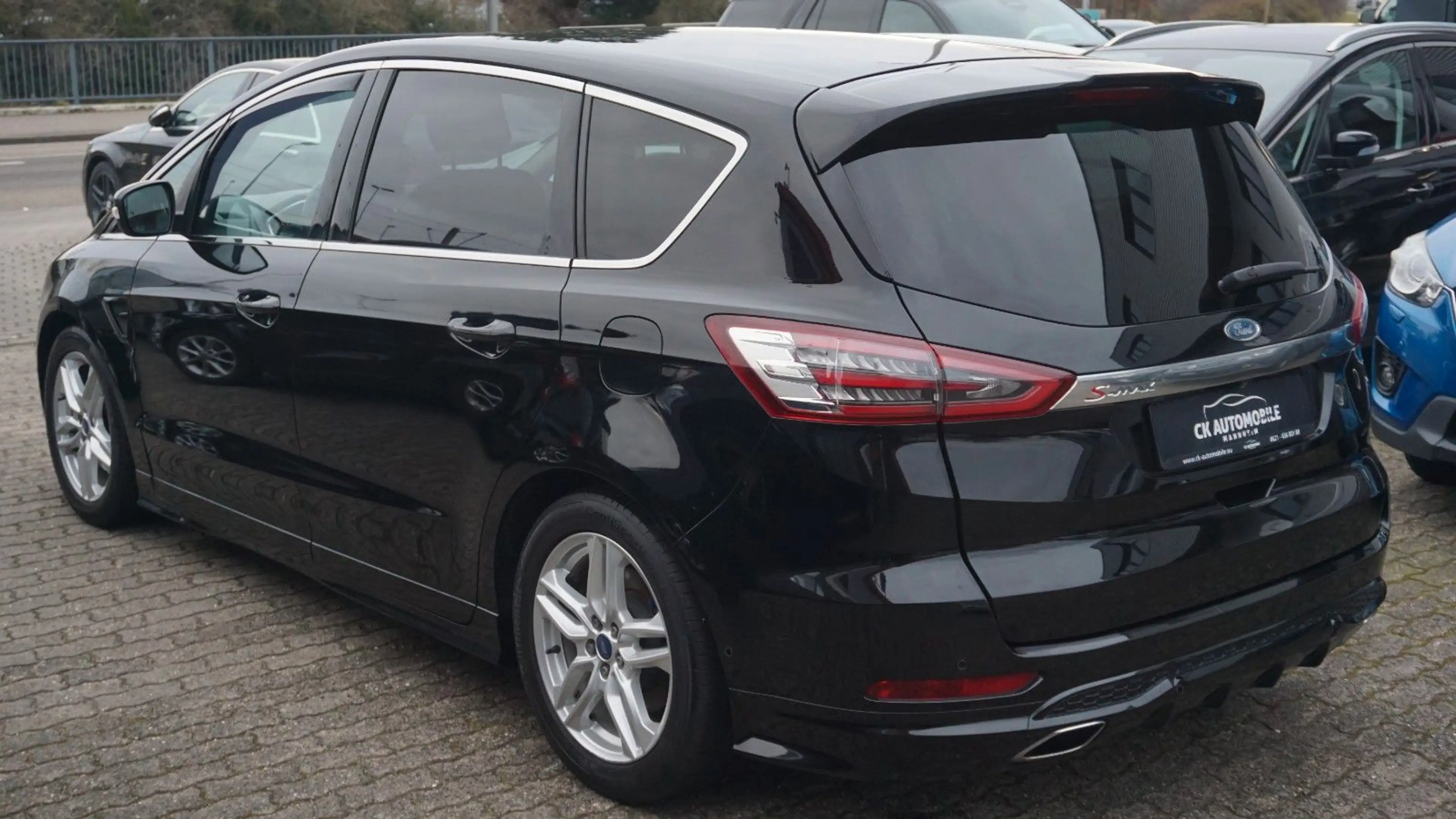 Ford S-Max Titanium 360°*NAVI*SBL*LED*LEDER*KEYLESS!! — photo 4