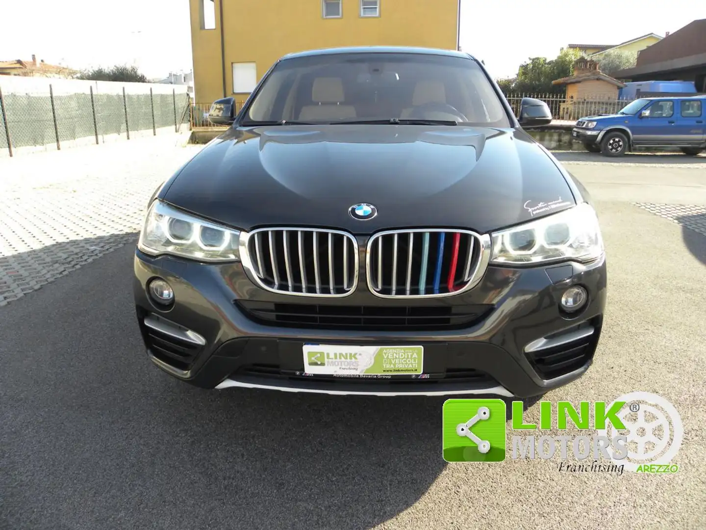 BMW X4 xDrive20d Schwarz - 2
