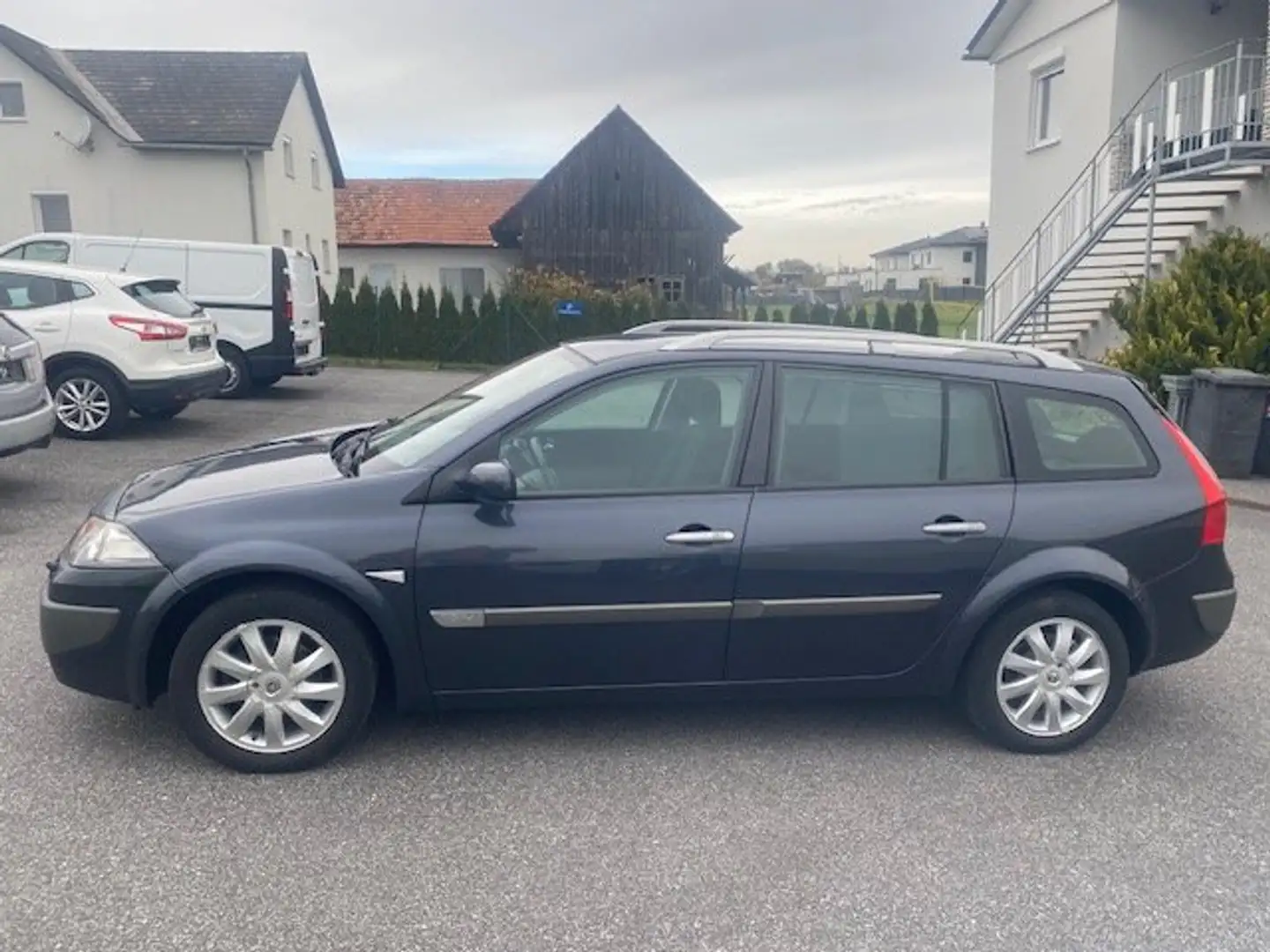 Renault Megane Mégane Grandtour  1,6 16V Dynamique Grau - 2