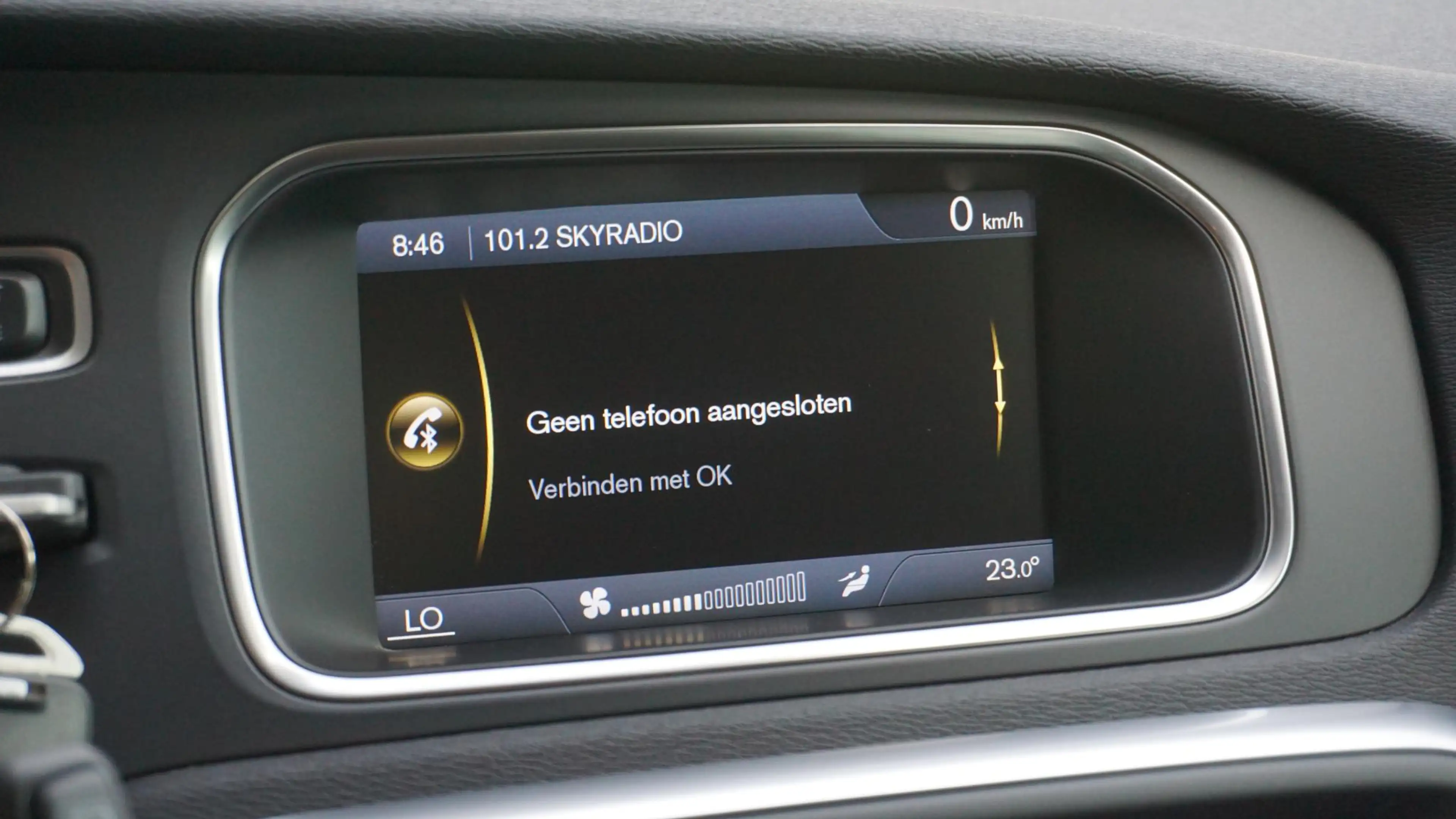 Volvo V40 1.6 T3 150pk Momentum Navi Virtual Cockpit 16inch — photo 14