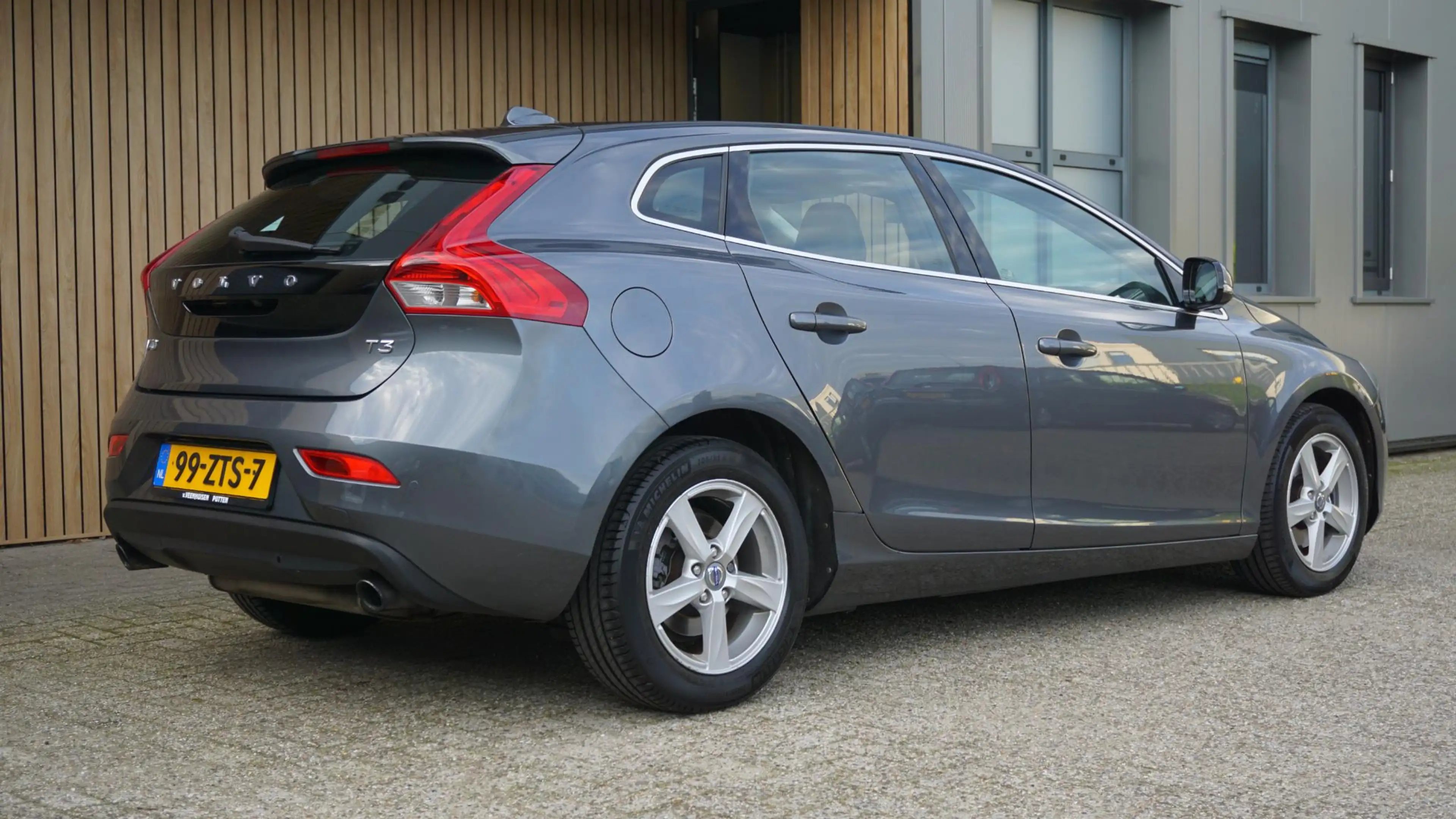 Volvo V40 1.6 T3 150pk Momentum Navi Virtual Cockpit 16inch — photo 5