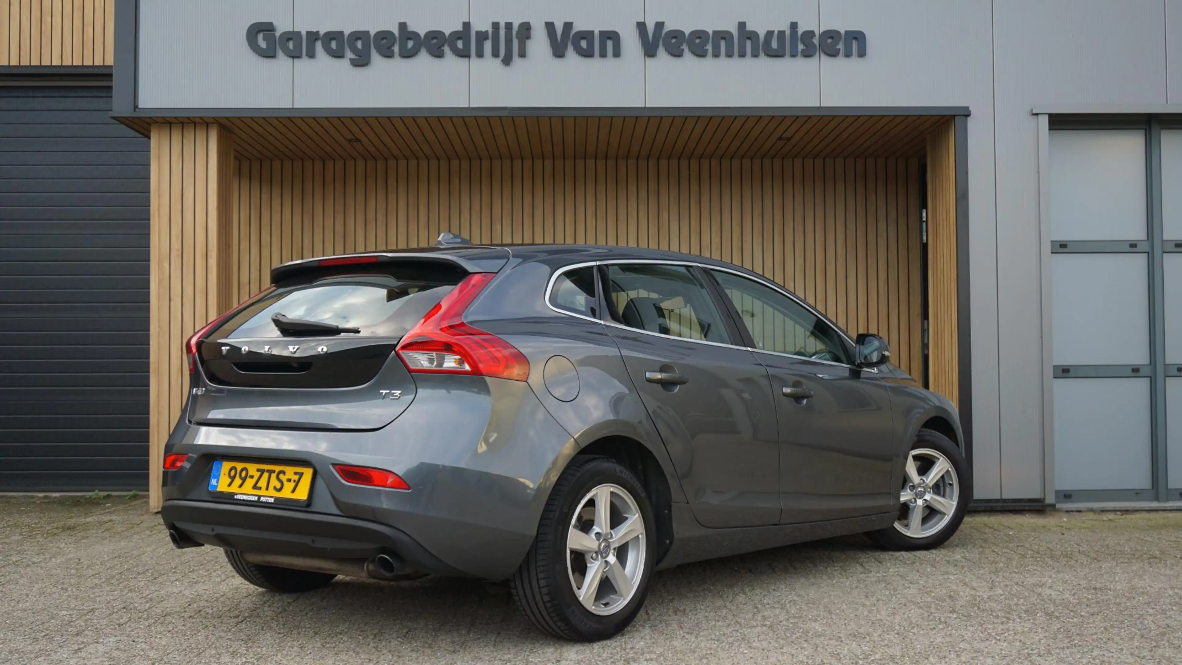 Volvo V40 1.6 T3 150pk Momentum Navi Virtual Cockpit 16inch — photo 6