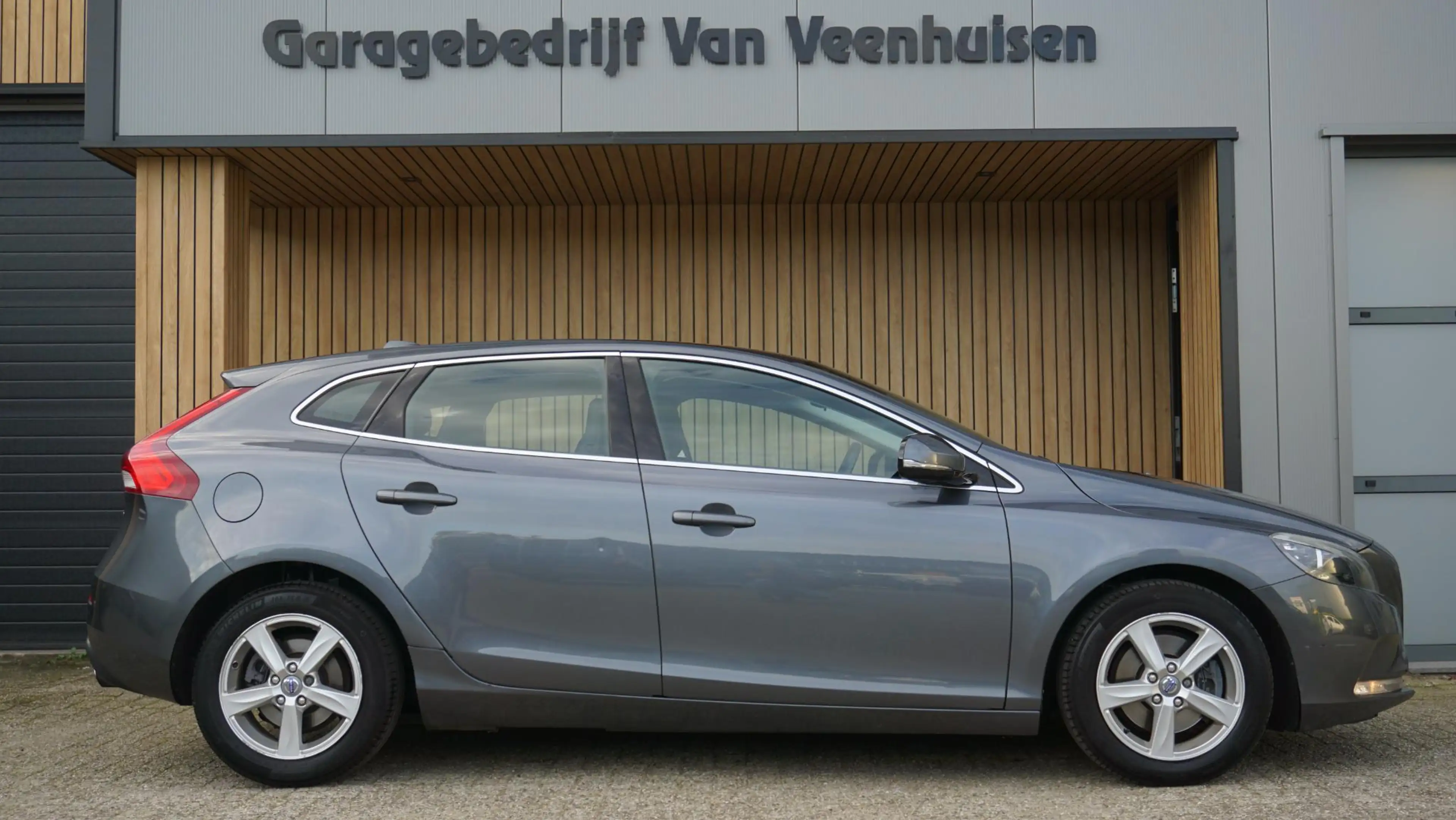 Volvo V40 1.6 T3 150pk Momentum Navi Virtual Cockpit 16inch — photo 3