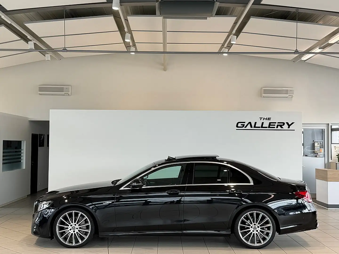 Mercedes-Benz E 200 d AMG-Line Aut.*Panorama*Widescreen*Burmester*LED Schwarz - 1