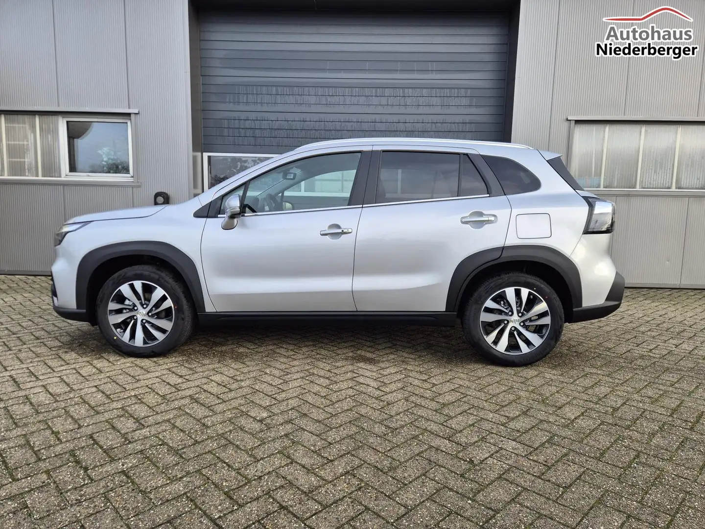 Suzuki S-Cross Comfort+ 110PS Automatik MHEV 4x4 ALLGRIP 1.4 B... Silber - 2
