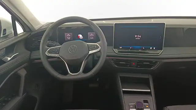 Volkswagen Tiguan view 12