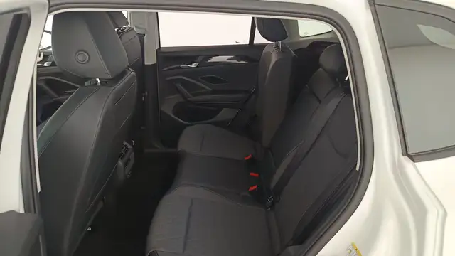 Volkswagen Tiguan view 11