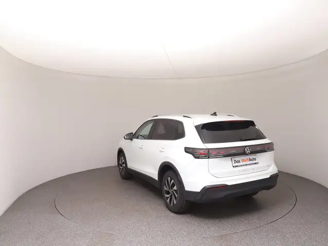 Volkswagen Tiguan view 5
