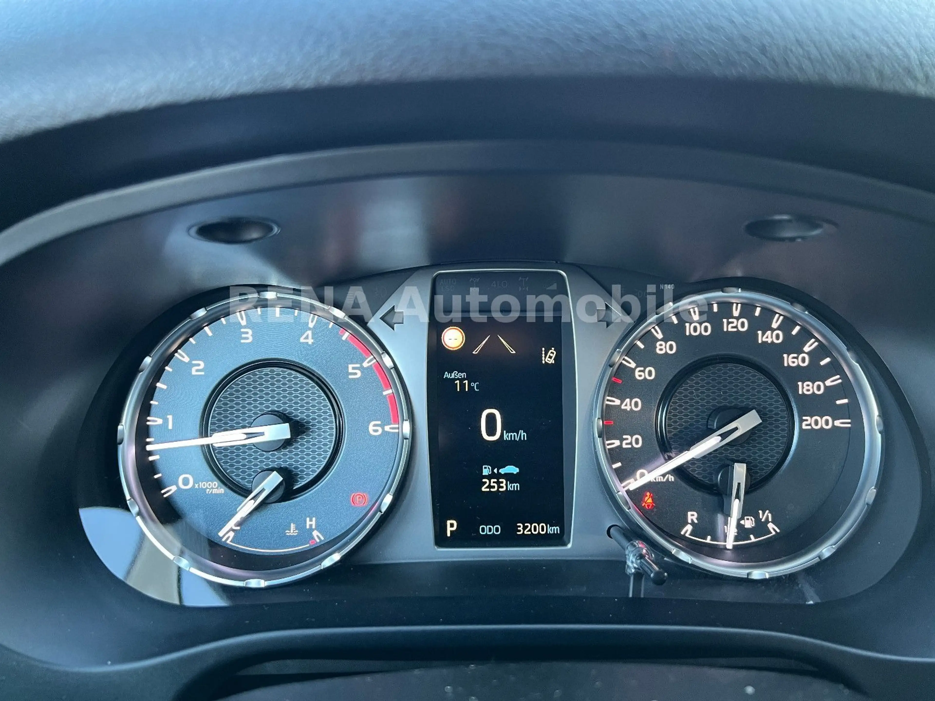 Toyota Hilux 2.4 Double Cab 4x4*Klima*APP*Hardtop*AHK* — photo 18