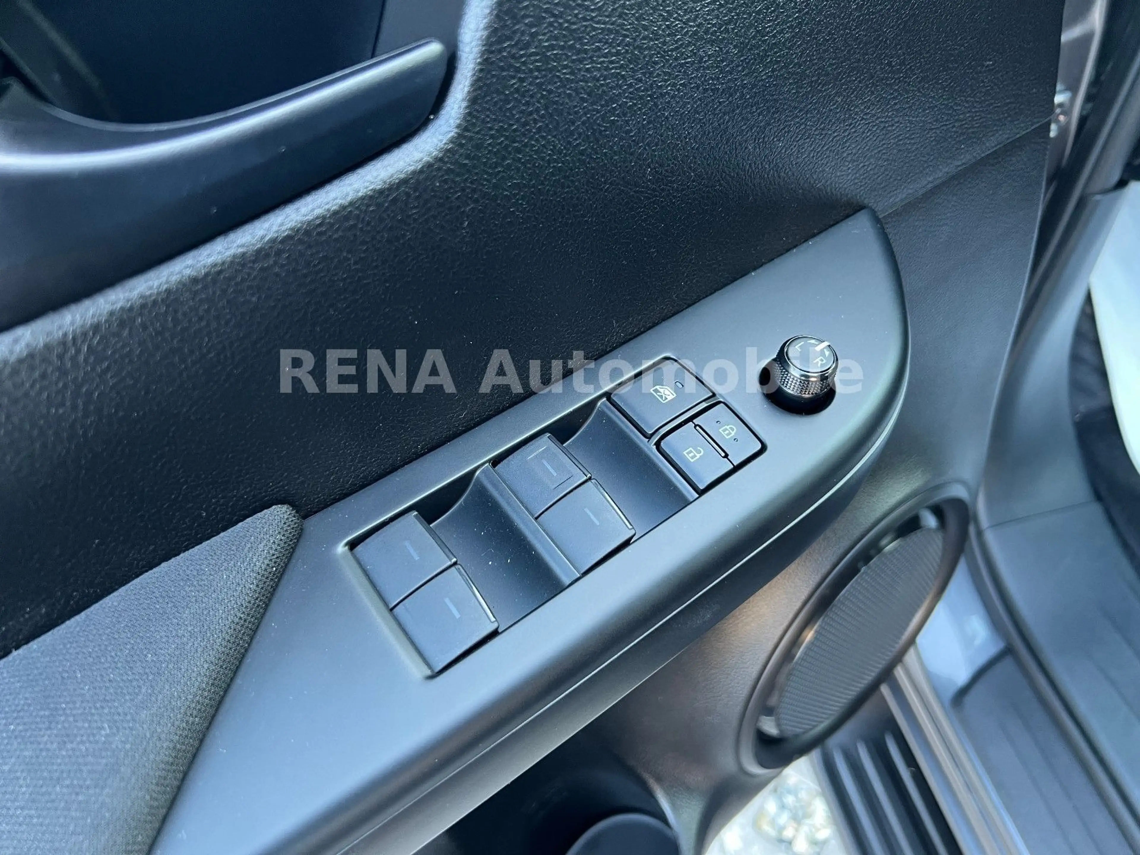 Toyota Hilux 2.4 Double Cab 4x4*Klima*APP*Hardtop*AHK* — photo 21