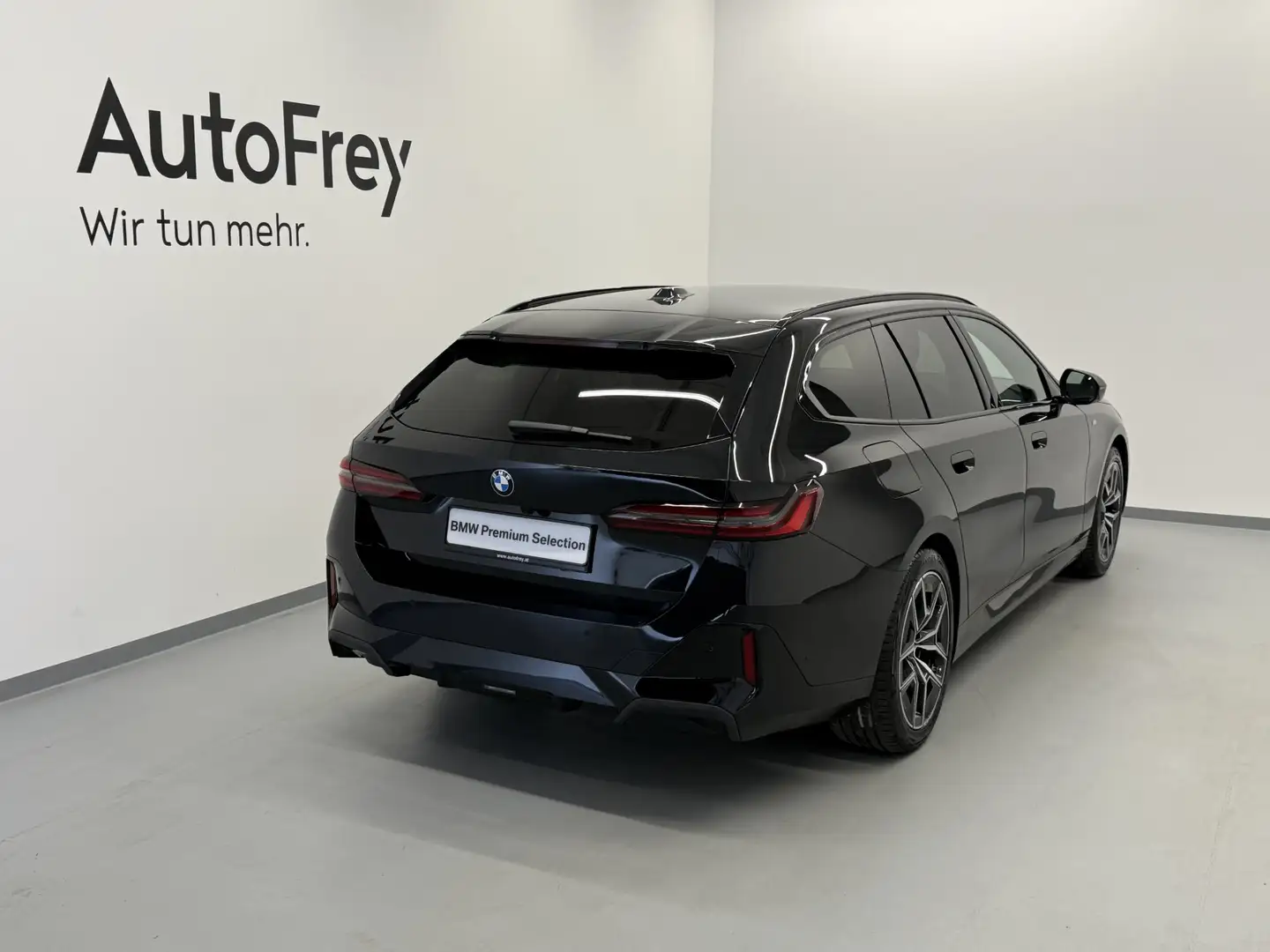 BMW 520 520d xDrive Schwarz - 2