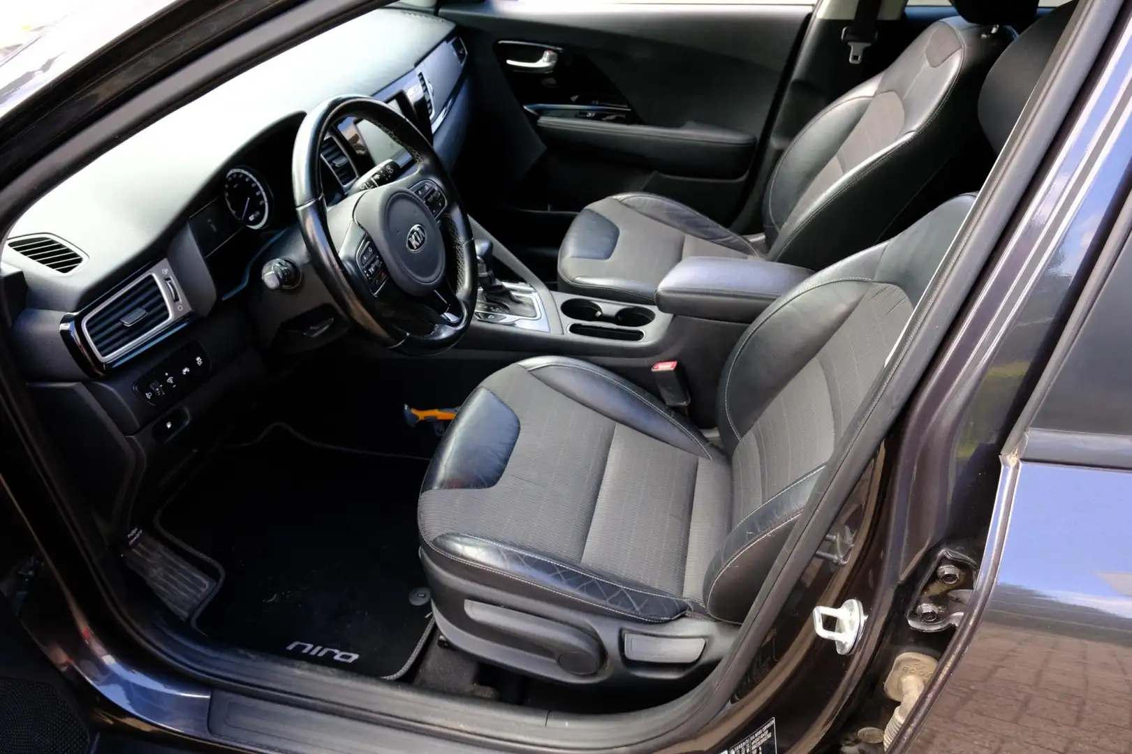 Kia Niro 1.6 GDi Hybrid First Edition Aut. Navi|Half Leder| Gris - 2