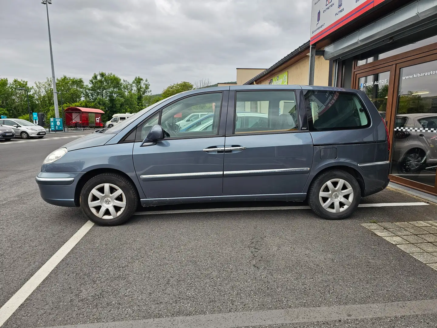 Peugeot 807 2.0 HDi 120CH Premium*8 PLACES*CT OK*GARANTIE Gris - 2