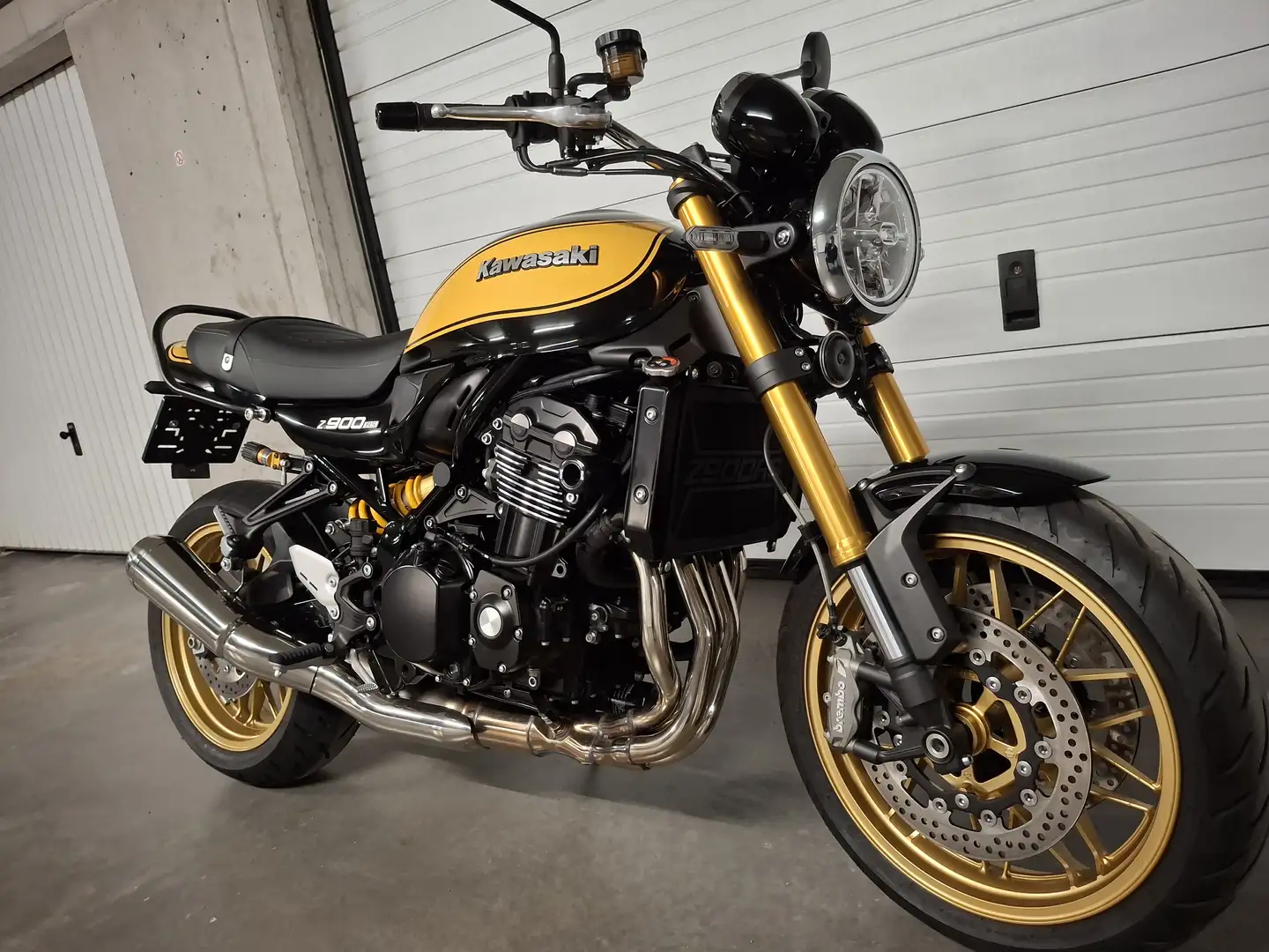Kawasaki 900 Z Amarillo - 1