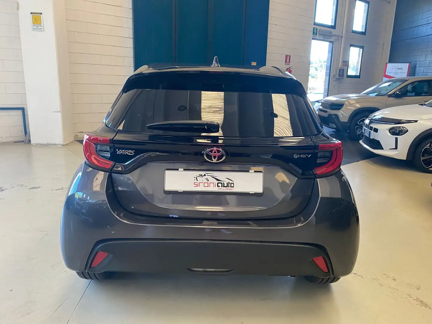 Toyota Yaris Yaris 1.5 Hybrid 5 porte Trend - PROMO SIRONIAUTO+ Gris - 2