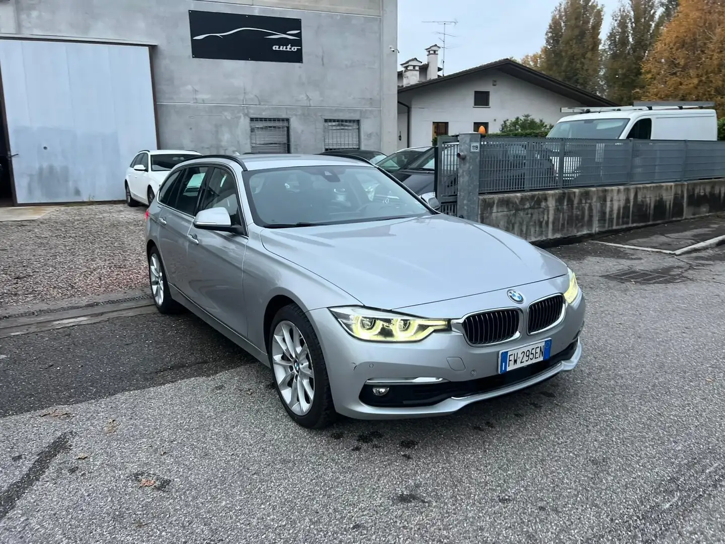 BMW 320 320d Touring Msport auto xDrive 4x4 Argento - 1