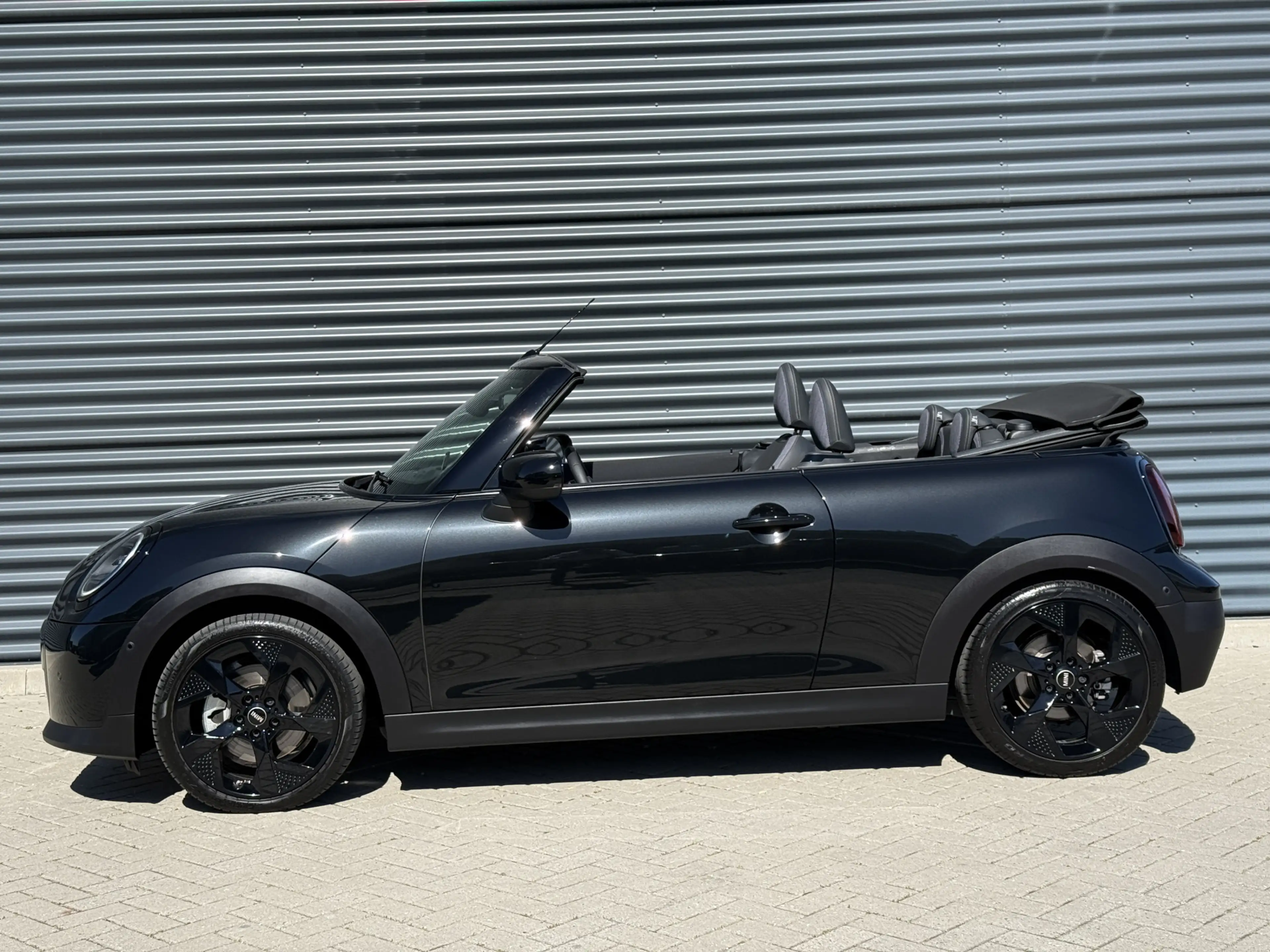 MINI Cooper C Cabrio Mini 2.0 — photo 5