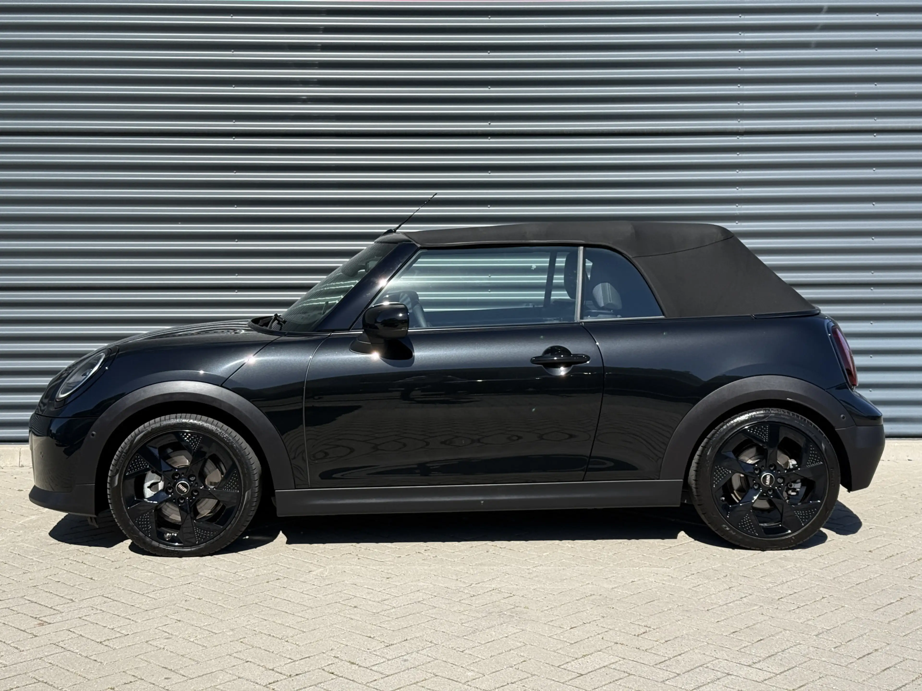 MINI Cooper C Cabrio Mini 2.0 — photo 6