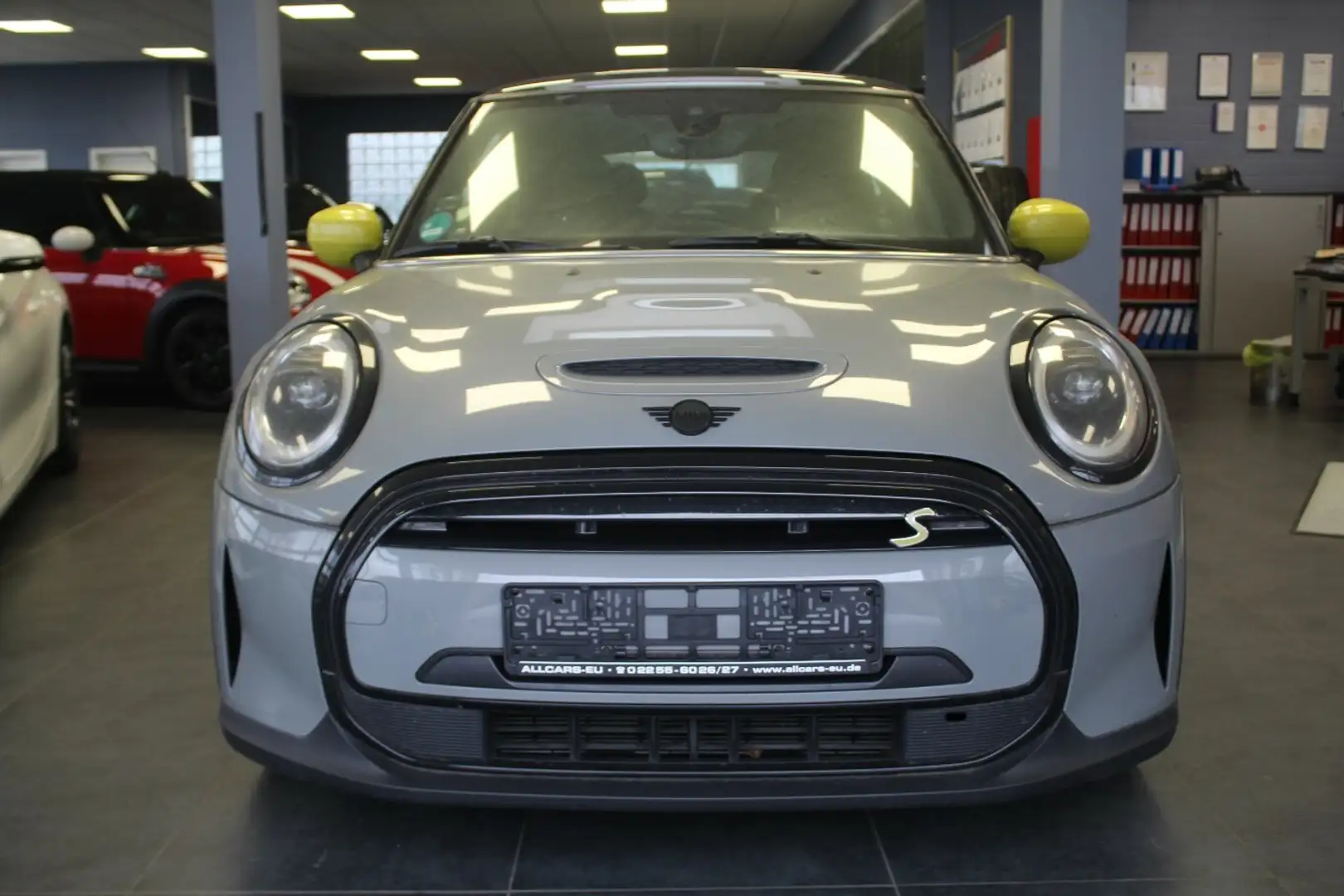 MINI Cooper SE Classic Trim Grün - 2