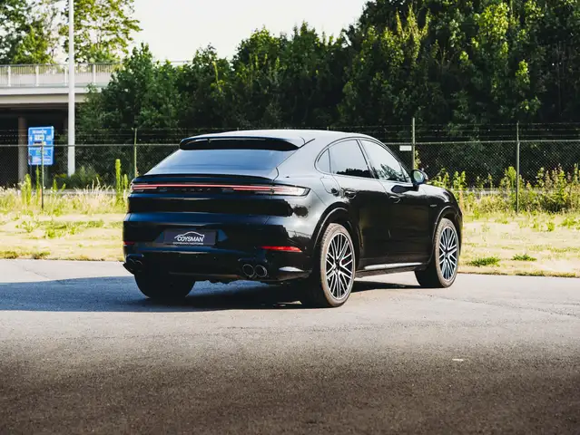 Porsche Cayenne view 5