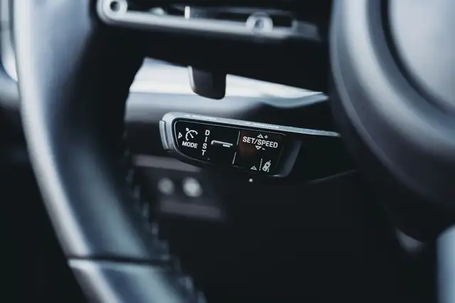 Porsche Cayenne view 24