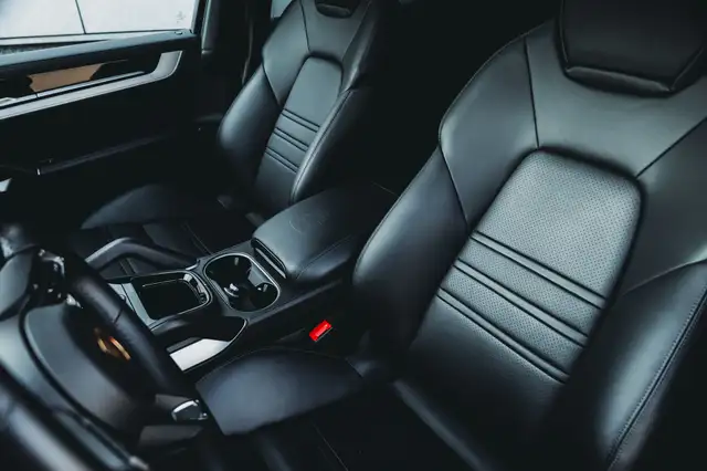 Porsche Cayenne view 22