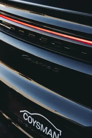 Porsche Cayenne view 9