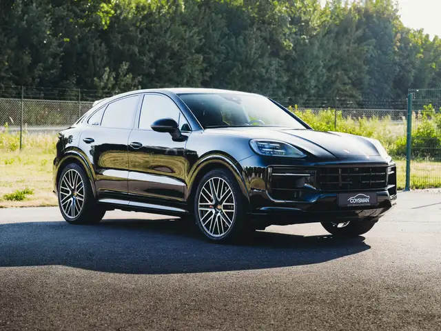 Porsche Cayenne view 3