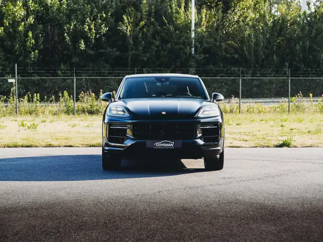 Porsche Cayenne view 2