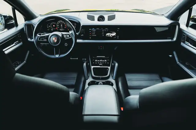Porsche Cayenne view 17