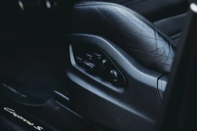 Porsche Cayenne view 12