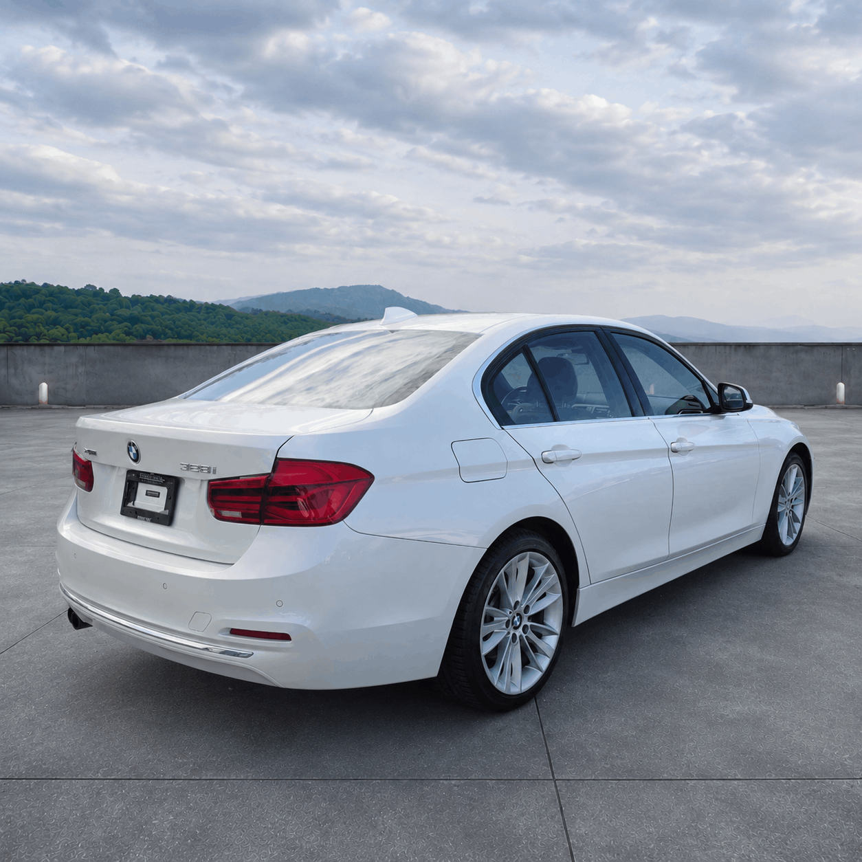 2016 BMW 3 Series 328i xDrive AWD 4dr Sdn (Certified Rebuilt Title) — снимка 5