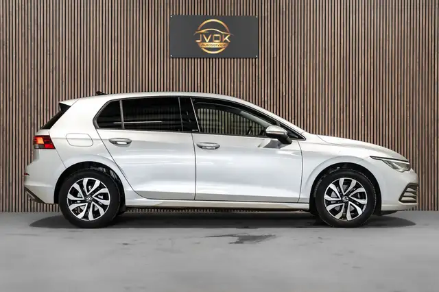 Volkswagen Golf view 8