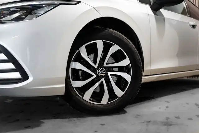 Volkswagen Golf view 2